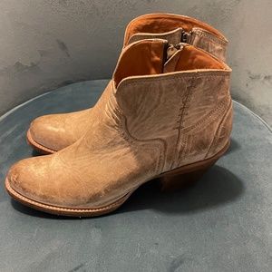 Lucchese Ericka Boots Size 9 in Antique White